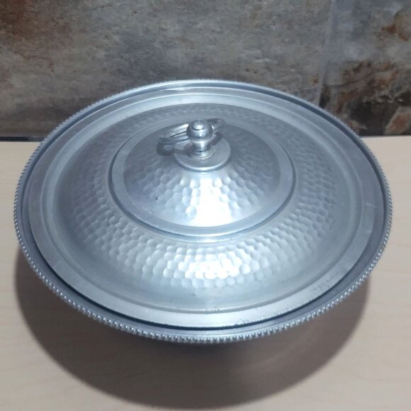Vintage BW Buenilum Hammered Aluminum Serving Dish with Lid - Picture 2 of 8